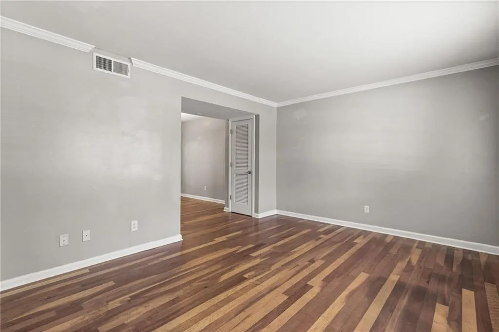 6940 Roswell Road Unit 9f, Sandy Springs, Georgia 30328, 2 Bedrooms Bedrooms, ,1 BathroomBathrooms,Residential,Sold,6940 Roswell Road Unit 9f,7229924