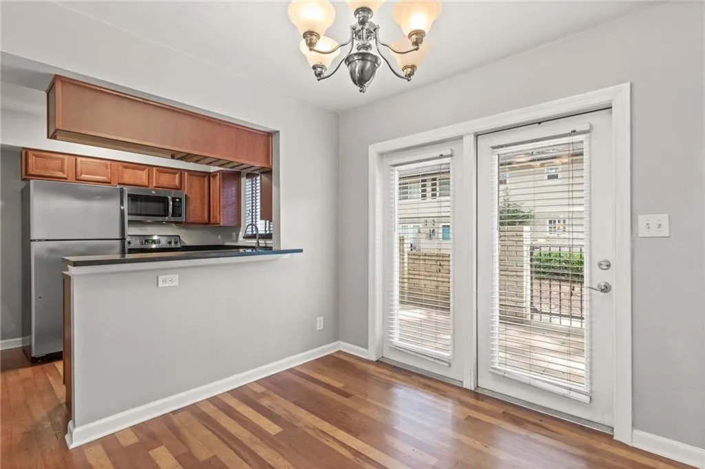 6940 Roswell Road Unit 9f, Sandy Springs, Georgia 30328, 2 Bedrooms Bedrooms, ,1 BathroomBathrooms,Residential,Sold,6940 Roswell Road Unit 9f,7229924