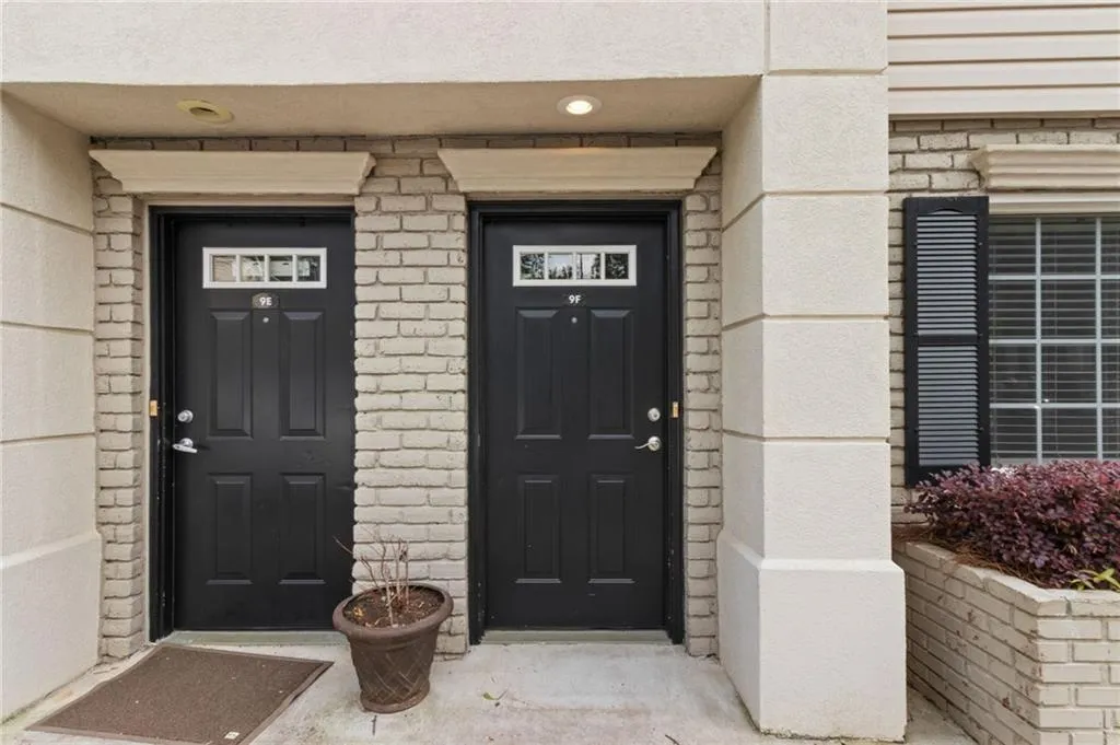 6940 Roswell Road Unit 9f, Sandy Springs, Georgia 30328, 2 Bedrooms Bedrooms, ,1 BathroomBathrooms,Residential,Sold,6940 Roswell Road Unit 9f,7229924