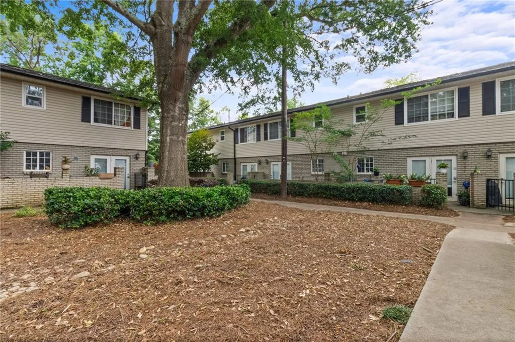 6940 Roswell Road Unit 9f, Sandy Springs, Georgia 30328, 2 Bedrooms Bedrooms, ,1 BathroomBathrooms,Residential,Sold,6940 Roswell Road Unit 9f,7229924