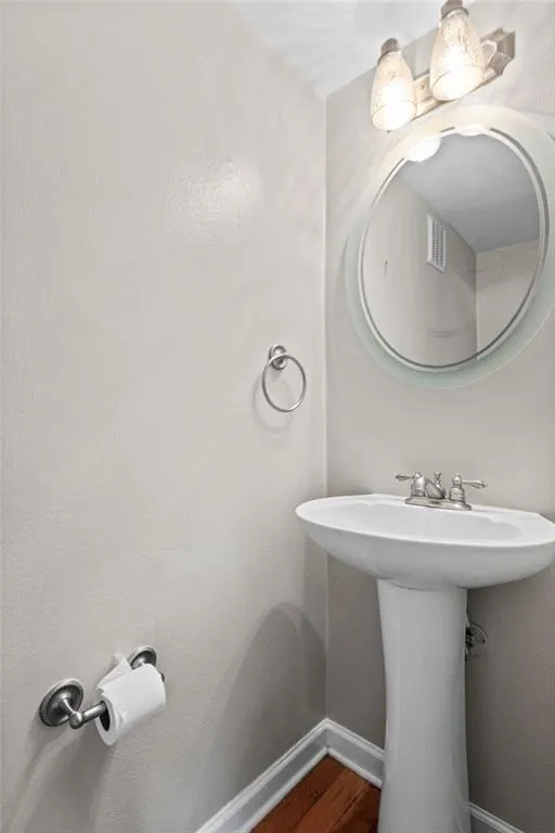 6940 Roswell Road Unit 9f, Sandy Springs, Georgia 30328, 2 Bedrooms Bedrooms, ,1 BathroomBathrooms,Residential,Sold,6940 Roswell Road Unit 9f,7229924