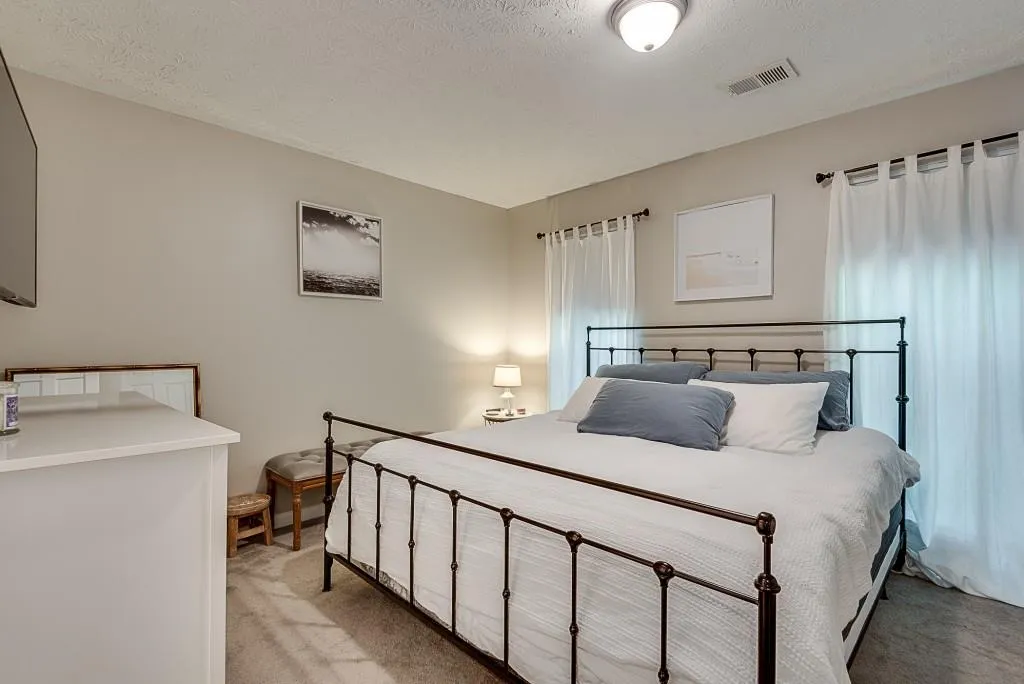 255 Winding River Drive Unit B, Sandy Springs, Georgia 30350, 2 Bedrooms Bedrooms, ,1 BathroomBathrooms,Residential,Sold,255 Winding River Drive Unit B,7105669