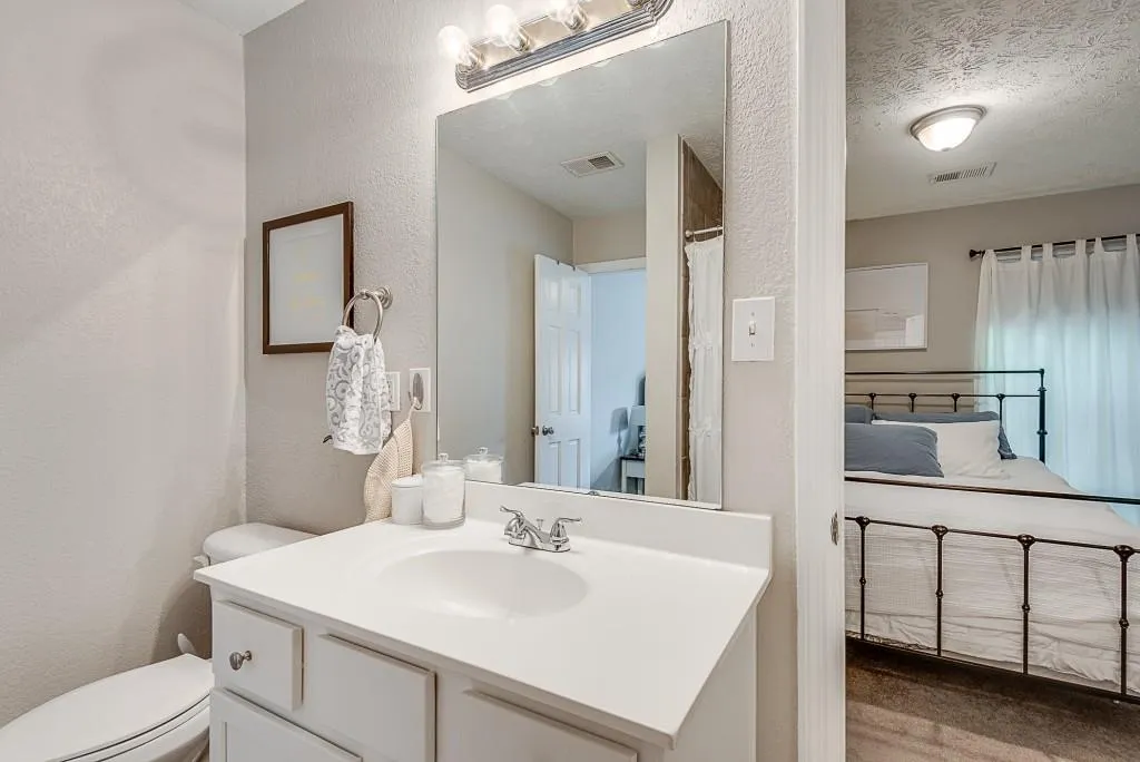 255 Winding River Drive Unit B, Sandy Springs, Georgia 30350, 2 Bedrooms Bedrooms, ,1 BathroomBathrooms,Residential,Sold,255 Winding River Drive Unit B,7105669