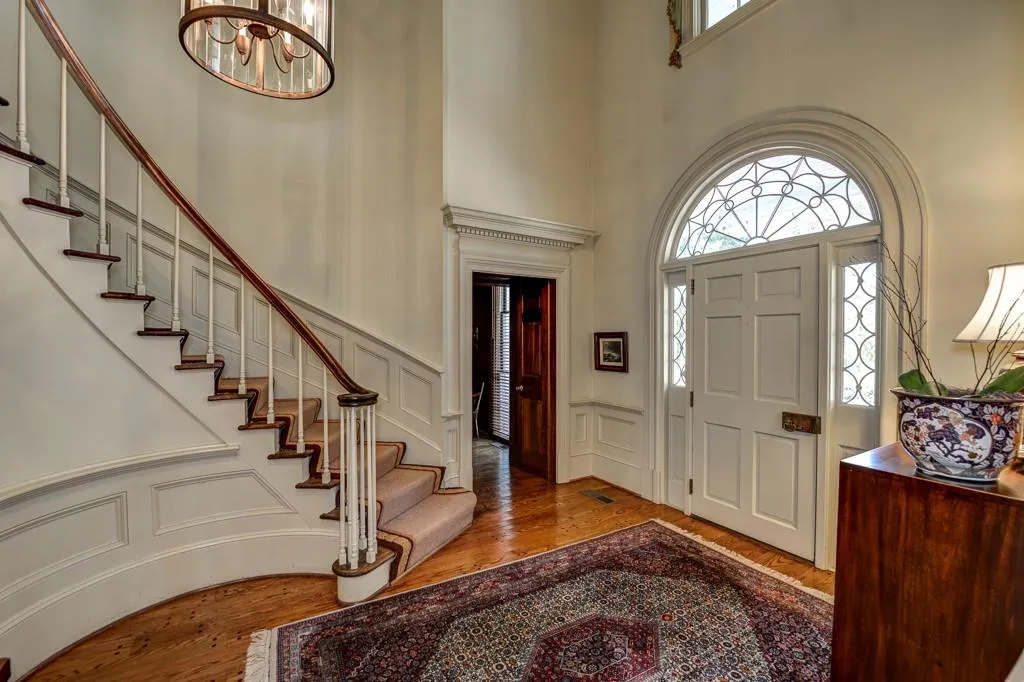 4122 Paces Ferry Road Nw, Atlanta, Georgia 30327, 4 Bedrooms Bedrooms, ,5 BathroomsBathrooms,Residential,Sold,4122 Paces Ferry Road Nw,5603380