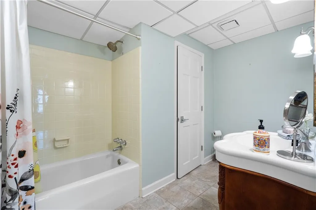 460 Huntcliff Green, Sandy Springs, Georgia 30350, 4 Bedrooms Bedrooms, ,3 BathroomsBathrooms,Residential,Sold,460 Huntcliff Green,7161938