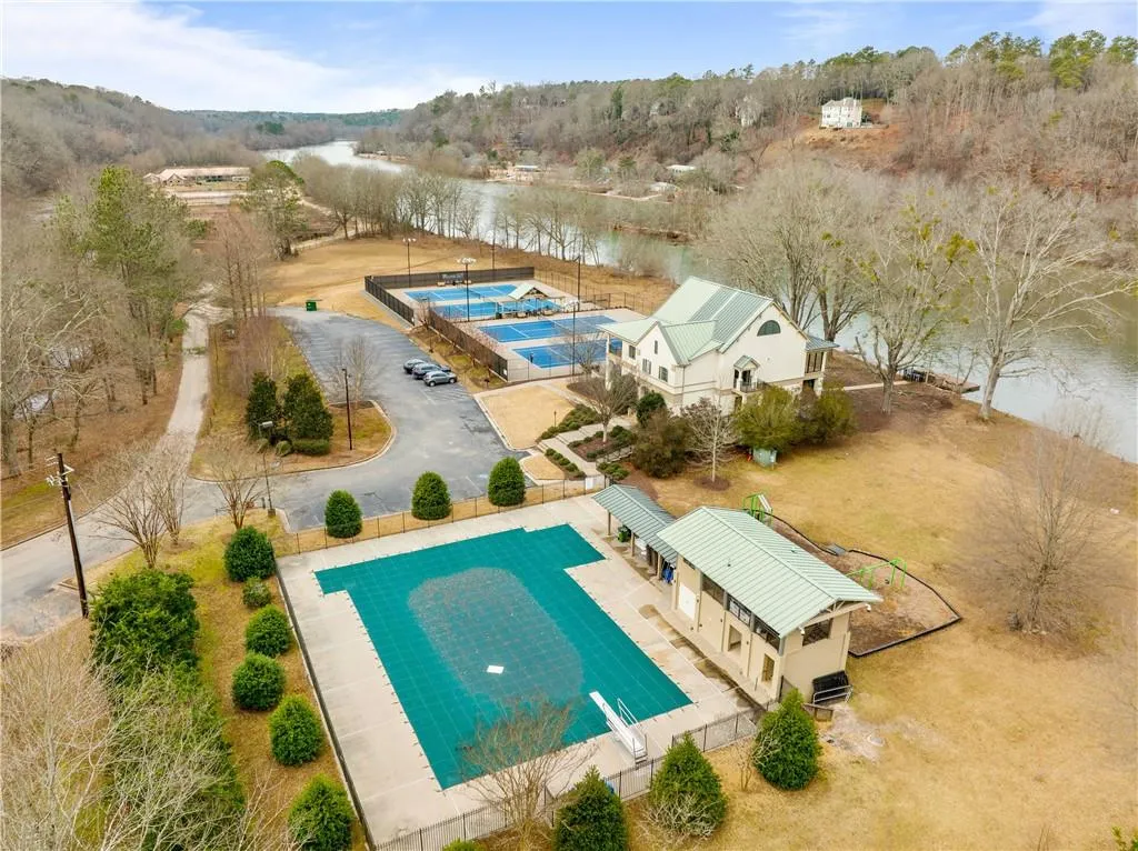 460 Huntcliff Green, Sandy Springs, Georgia 30350, 4 Bedrooms Bedrooms, ,3 BathroomsBathrooms,Residential,Sold,460 Huntcliff Green,7161938