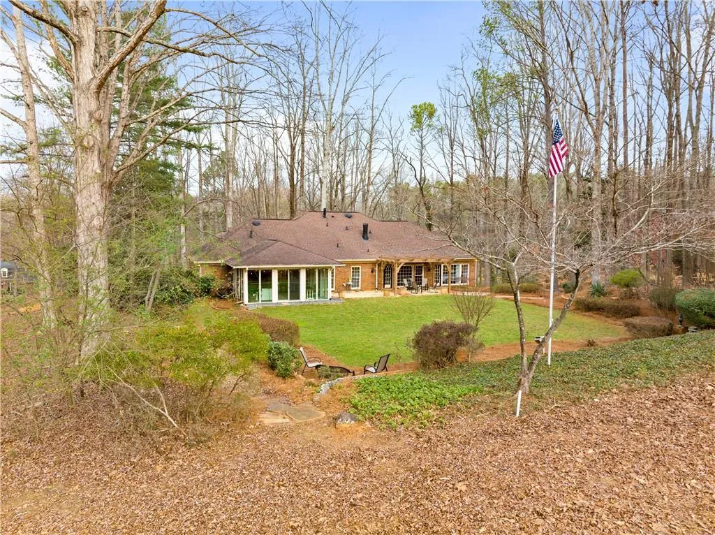 460 Huntcliff Green, Sandy Springs, Georgia 30350, 4 Bedrooms Bedrooms, ,3 BathroomsBathrooms,Residential,Sold,460 Huntcliff Green,7161938