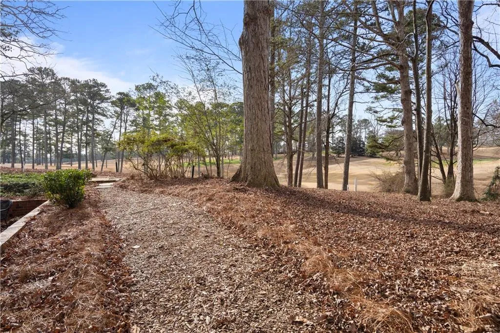 460 Huntcliff Green, Sandy Springs, Georgia 30350, 4 Bedrooms Bedrooms, ,3 BathroomsBathrooms,Residential,Sold,460 Huntcliff Green,7161938