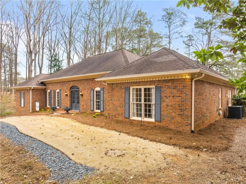 460 Huntcliff Green, Sandy Springs, Georgia 30350, 4 Bedrooms Bedrooms, ,3 BathroomsBathrooms,Residential,Sold,460 Huntcliff Green,7161938