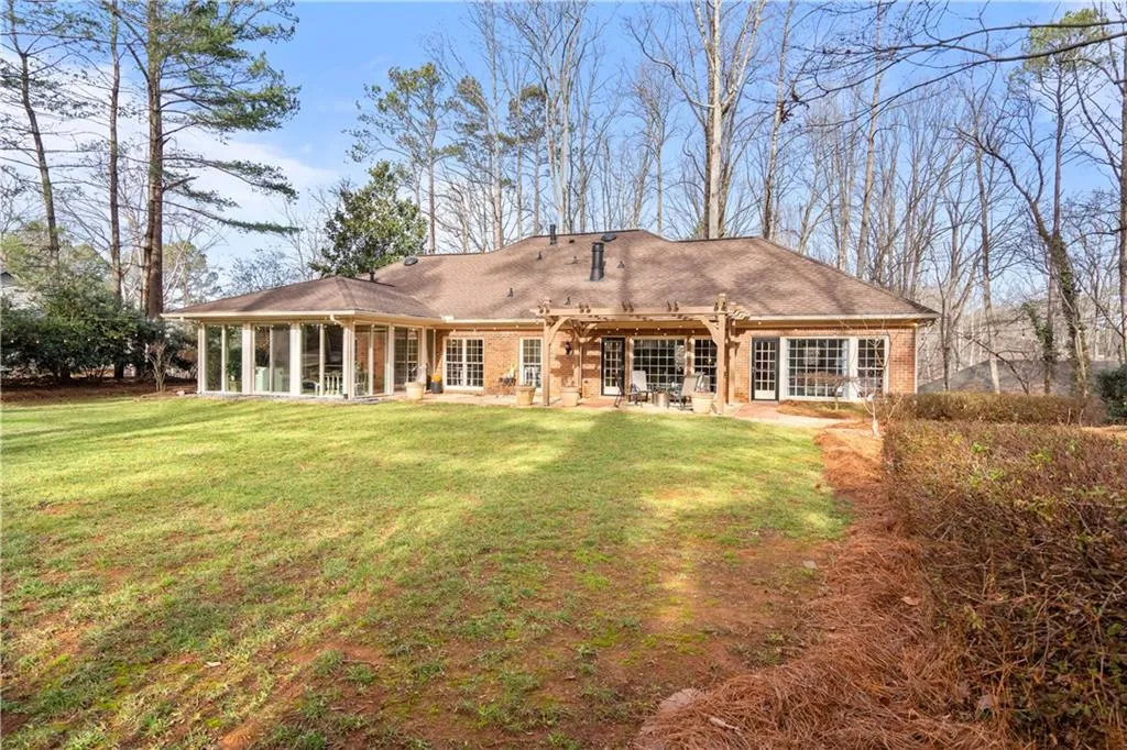 460 Huntcliff Green, Sandy Springs, Georgia 30350, 4 Bedrooms Bedrooms, ,3 BathroomsBathrooms,Residential,Sold,460 Huntcliff Green,7161938