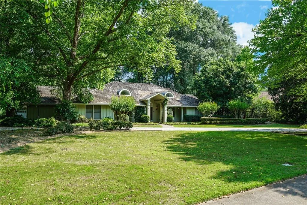 415 River Glen Trace, Sandy Springs, Georgia 30328, 5 Bedrooms Bedrooms, ,4 BathroomsBathrooms,Residential,Sold,415 River Glen Trace,5802849