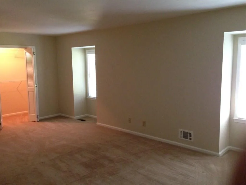 225 Hunters Point, Sandy Springs, Georgia 30328, 4 Bedrooms Bedrooms, ,3 BathroomsBathrooms,Residential,Sold,225 Hunters Point,5694143