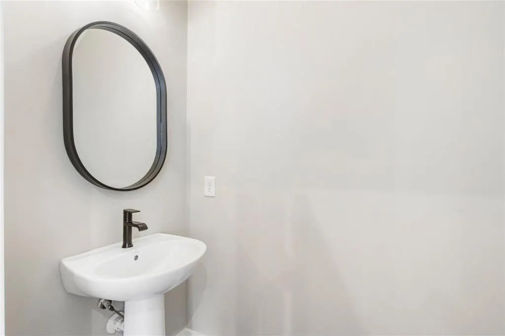 1279 Nw Viney Nw Unit 1, Atlanta, Georgia 30318, 2 Bedrooms Bedrooms, ,2 BathroomsBathrooms,Residential,For Sale,1279 Nw Viney Nw Unit 1,7641725
