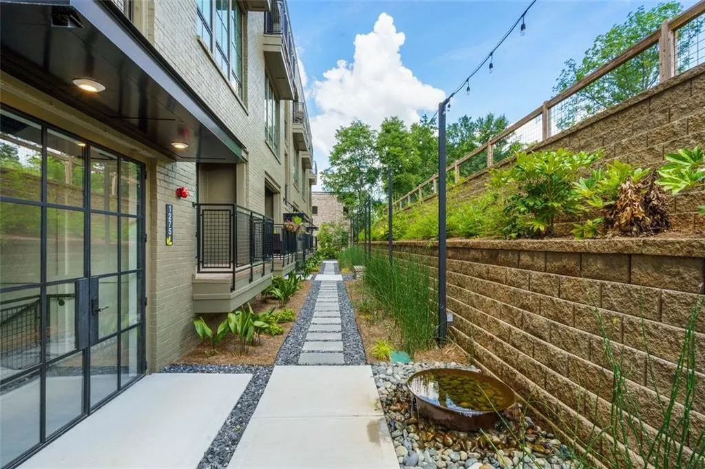 1279 Nw Viney Nw Unit 1, Atlanta, Georgia 30318, 2 Bedrooms Bedrooms, ,2 BathroomsBathrooms,Residential,For Sale,1279 Nw Viney Nw Unit 1,7641725