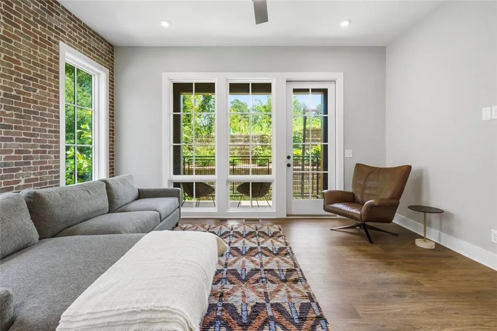 1279 Nw Viney Nw Unit 1, Atlanta, Georgia 30318, 2 Bedrooms Bedrooms, ,2 BathroomsBathrooms,Residential,For Sale,1279 Nw Viney Nw Unit 1,7641725