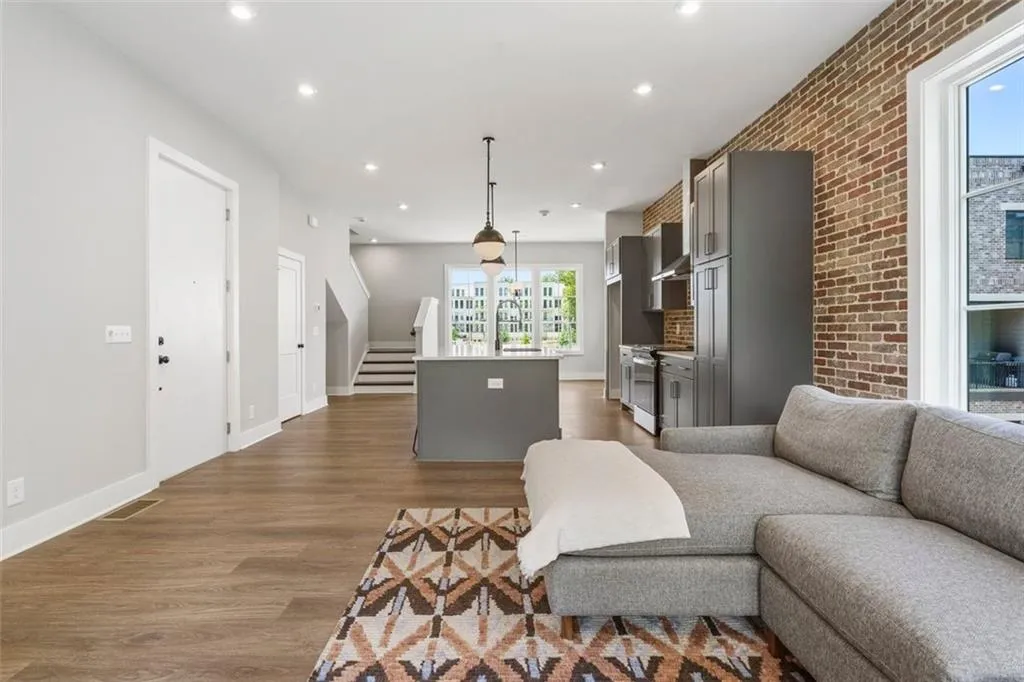 1279 Nw Viney Nw Unit 1, Atlanta, Georgia 30318, 2 Bedrooms Bedrooms, ,2 BathroomsBathrooms,Residential,For Sale,1279 Nw Viney Nw Unit 1,7641725