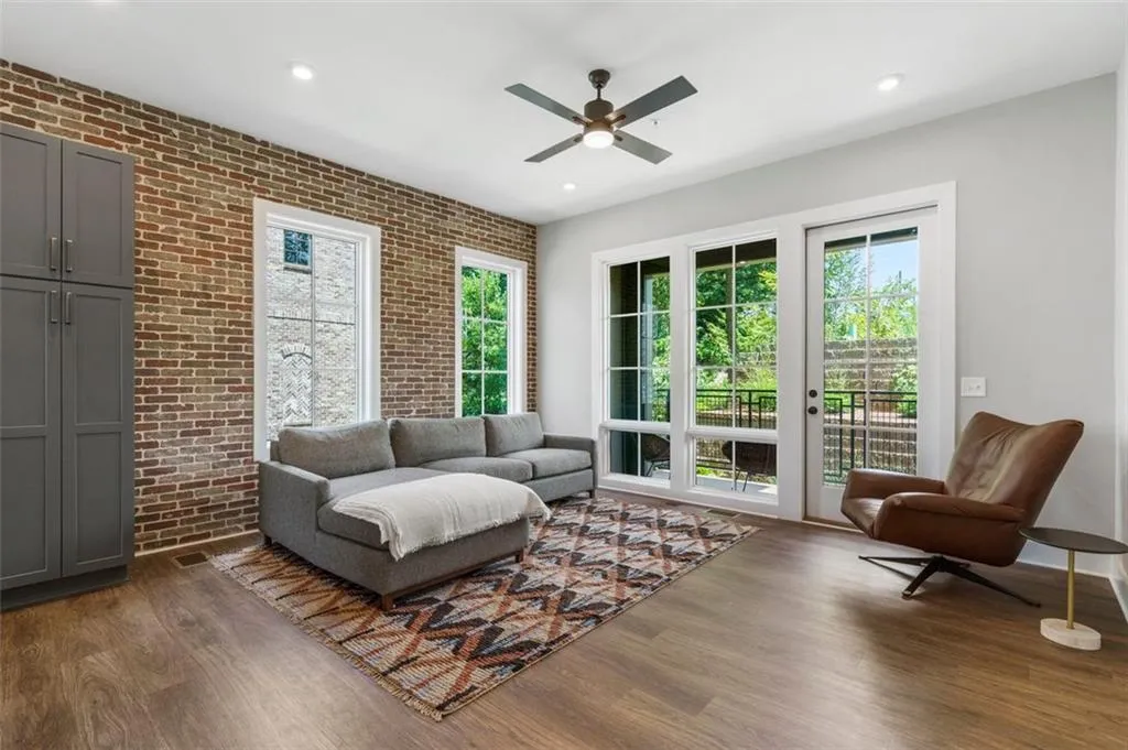 1279 Nw Viney Nw Unit 1, Atlanta, Georgia 30318, 2 Bedrooms Bedrooms, ,2 BathroomsBathrooms,Residential,For Sale,1279 Nw Viney Nw Unit 1,7641725
