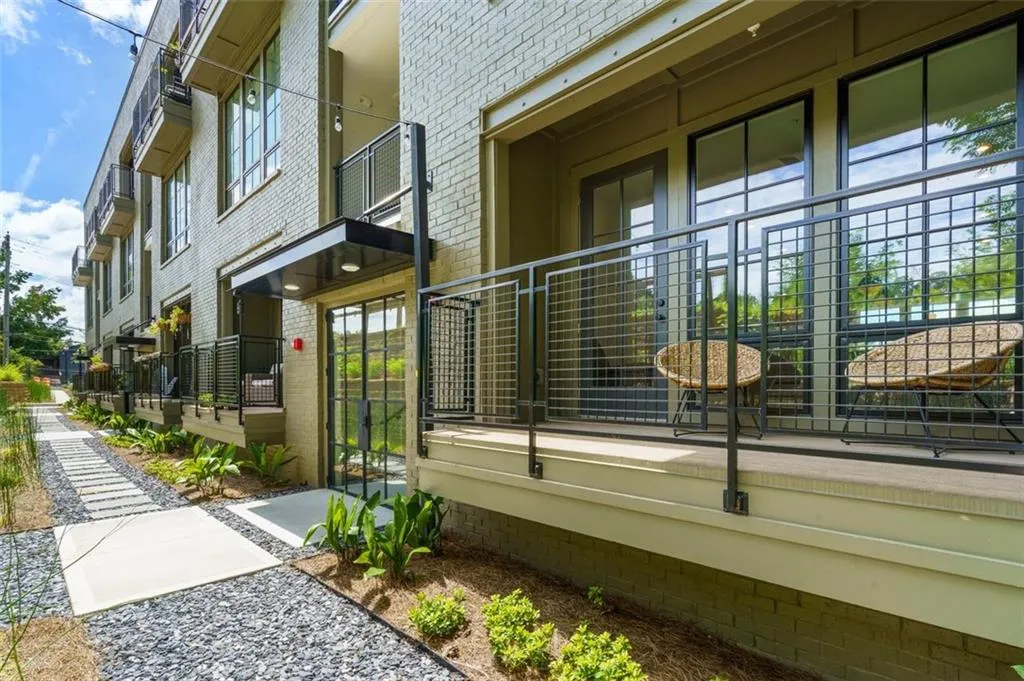 1279 Nw Viney Nw Unit 1, Atlanta, Georgia 30318, 2 Bedrooms Bedrooms, ,2 BathroomsBathrooms,Residential,For Sale,1279 Nw Viney Nw Unit 1,7641725