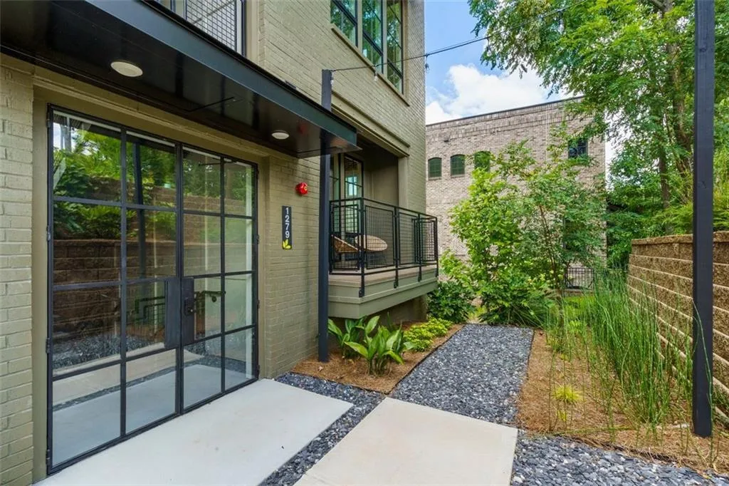 1279 Nw Viney Nw Unit 1, Atlanta, Georgia 30318, 2 Bedrooms Bedrooms, ,2 BathroomsBathrooms,Residential,For Sale,1279 Nw Viney Nw Unit 1,7641725