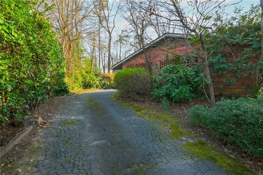 2795 Margaret Mitchell Drive Nw, Atlanta, Georgia 30327, 4 Bedrooms Bedrooms, 0 ,2 BathroomsBathrooms,Residential,Sold,2795 Margaret Mitchell Drive Nw,7729889