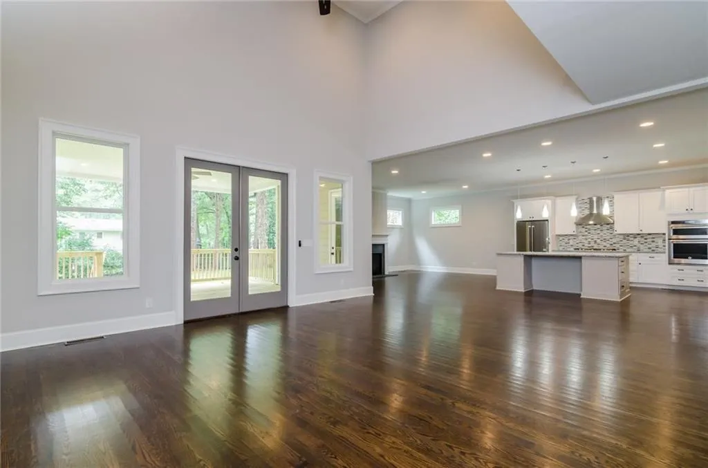 5800 Silver Lane, Sandy Springs, Georgia 30328, 6 Bedrooms Bedrooms, ,4 BathroomsBathrooms,Residential,Sold,5800 Silver Lane,5957699