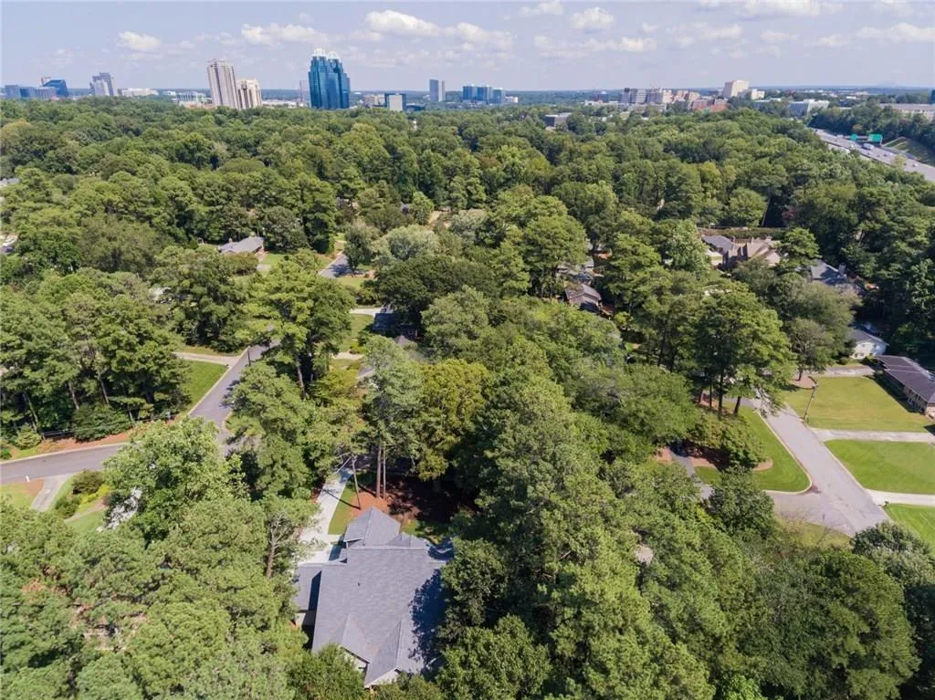 5800 Silver Lane, Sandy Springs, Georgia 30328, 6 Bedrooms Bedrooms, ,4 BathroomsBathrooms,Residential,Sold,5800 Silver Lane,5957699