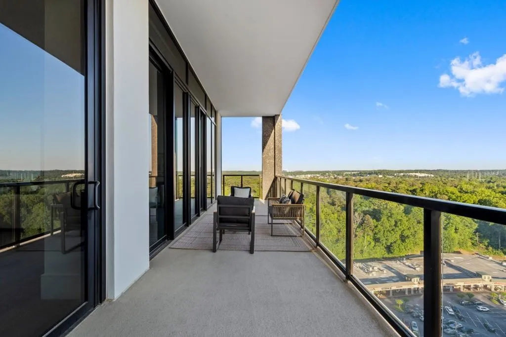 2425 Peachtree Road Ne Unit 1705, Atlanta, Georgia 30305, 3 Bedrooms Bedrooms, 0 ,3 BathroomsBathrooms,Residential,For Sale,2425 Peachtree Road Ne Unit 1705,7763500