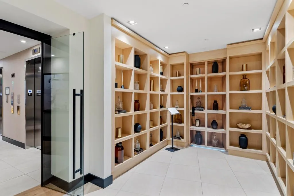 2425 Peachtree Road Ne Unit 1705, Atlanta, Georgia 30305, 3 Bedrooms Bedrooms, 0 ,3 BathroomsBathrooms,Residential,For Sale,2425 Peachtree Road Ne Unit 1705,7763500
