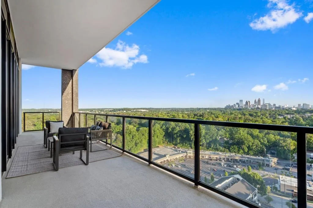 2425 Peachtree Road Ne Unit 1705, Atlanta, Georgia 30305, 3 Bedrooms Bedrooms, 0 ,3 BathroomsBathrooms,Residential,For Sale,2425 Peachtree Road Ne Unit 1705,7763500