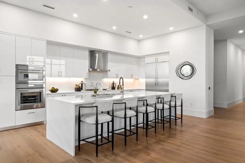 2425 Peachtree Road Ne Unit 1705, Atlanta, Georgia 30305, 3 Bedrooms Bedrooms, 0 ,3 BathroomsBathrooms,Residential,For Sale,2425 Peachtree Road Ne Unit 1705,7763500