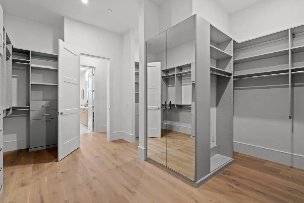 2425 Peachtree Road Ne Unit 1705, Atlanta, Georgia 30305, 3 Bedrooms Bedrooms, 0 ,3 BathroomsBathrooms,Residential,For Sale,2425 Peachtree Road Ne Unit 1705,7763500