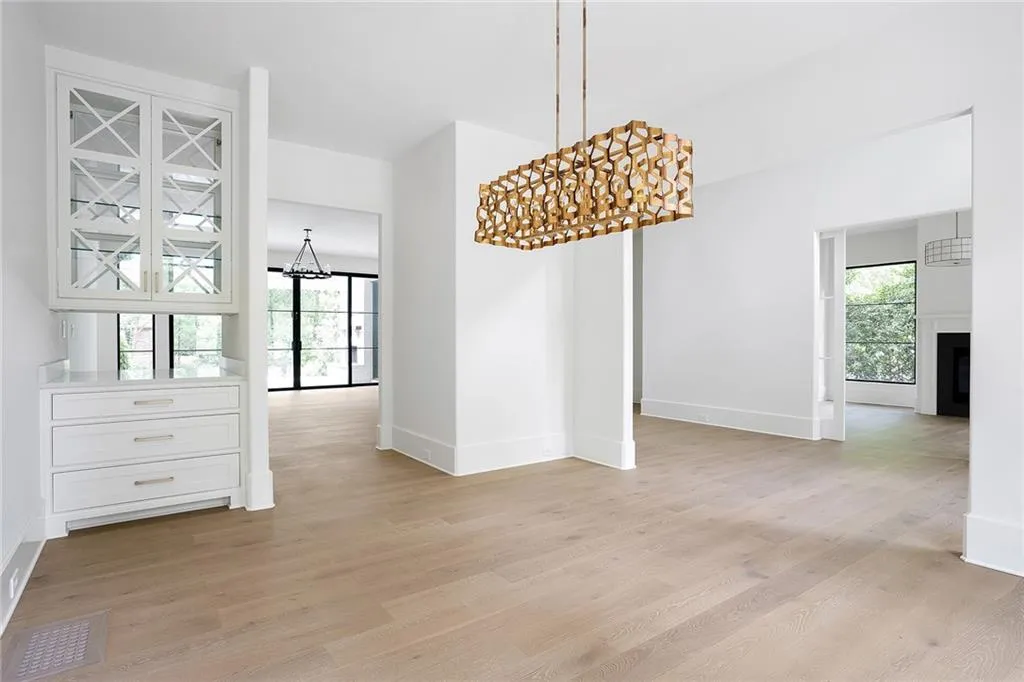 5110 Marbury, Sandy Springs, Georgia 30327, 6 Bedrooms Bedrooms, ,6 BathroomsBathrooms,Residential,Sold,5110 Marbury,6856782