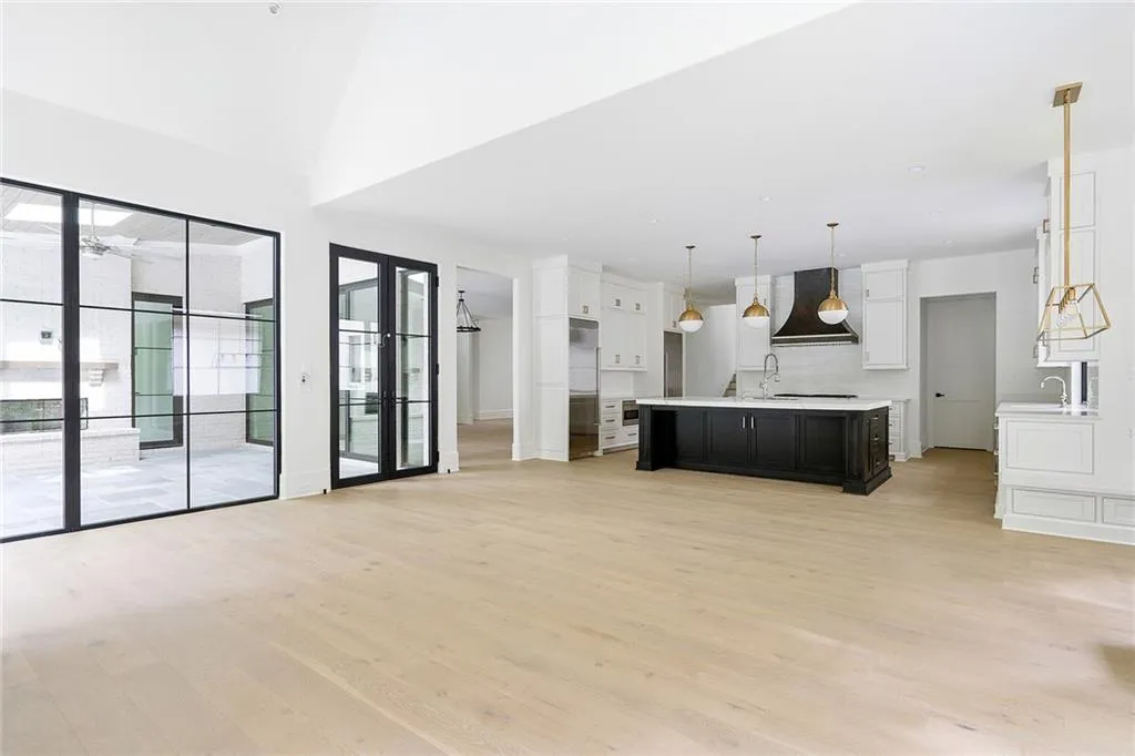 5110 Marbury, Sandy Springs, Georgia 30327, 6 Bedrooms Bedrooms, ,6 BathroomsBathrooms,Residential,Sold,5110 Marbury,6856782