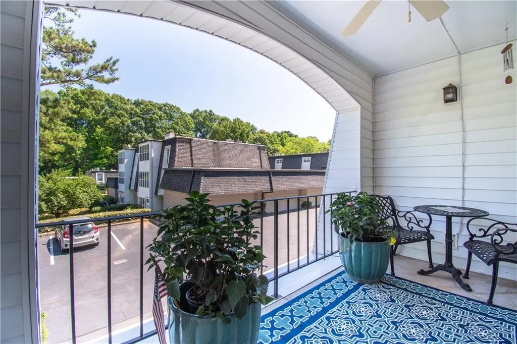 5220 Chemin De Vie, Sandy Springs, Georgia 30342, 3 Bedrooms Bedrooms, ,2 BathroomsBathrooms,Residential,Sold,5220 Chemin De Vie,6737527