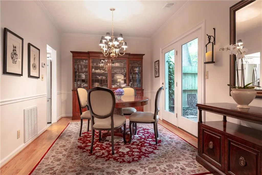 5220 Chemin De Vie, Sandy Springs, Georgia 30342, 3 Bedrooms Bedrooms, ,2 BathroomsBathrooms,Residential,Sold,5220 Chemin De Vie,6737527