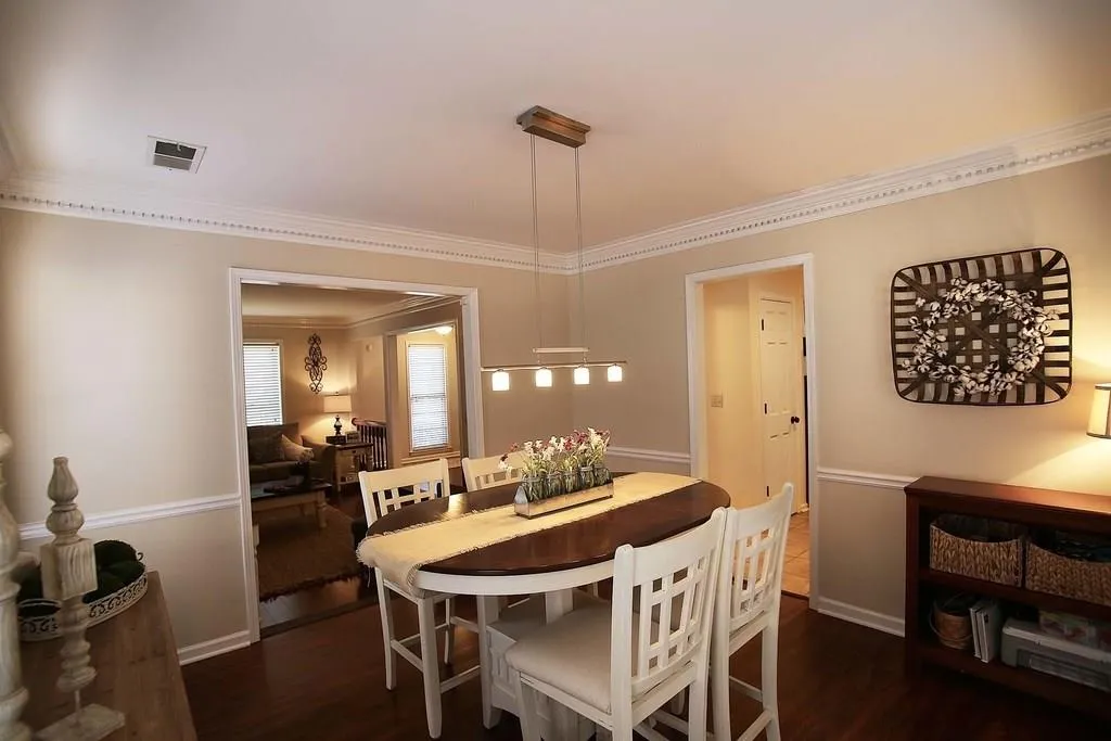 8950 Carroll Manor Drive, Dunwoody, Georgia 30350, 3 Bedrooms Bedrooms, ,2 BathroomsBathrooms,Residential,Sold,8950 Carroll Manor Drive,6120175