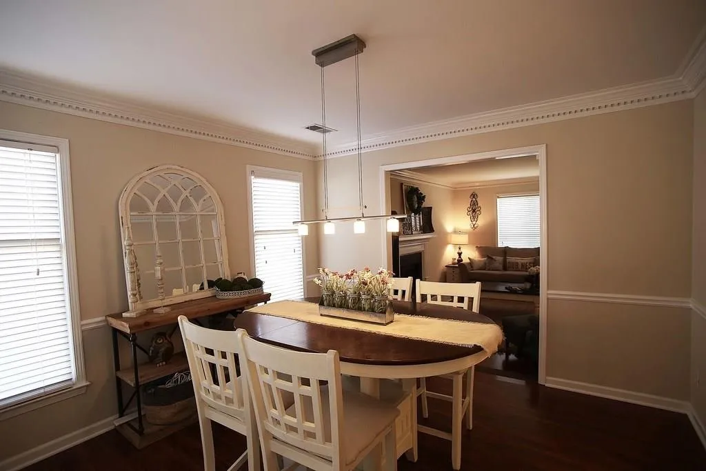 8950 Carroll Manor Drive, Dunwoody, Georgia 30350, 3 Bedrooms Bedrooms, ,2 BathroomsBathrooms,Residential,Sold,8950 Carroll Manor Drive,6120175