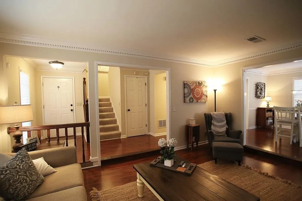 8950 Carroll Manor Drive, Dunwoody, Georgia 30350, 3 Bedrooms Bedrooms, ,2 BathroomsBathrooms,Residential,Sold,8950 Carroll Manor Drive,6120175