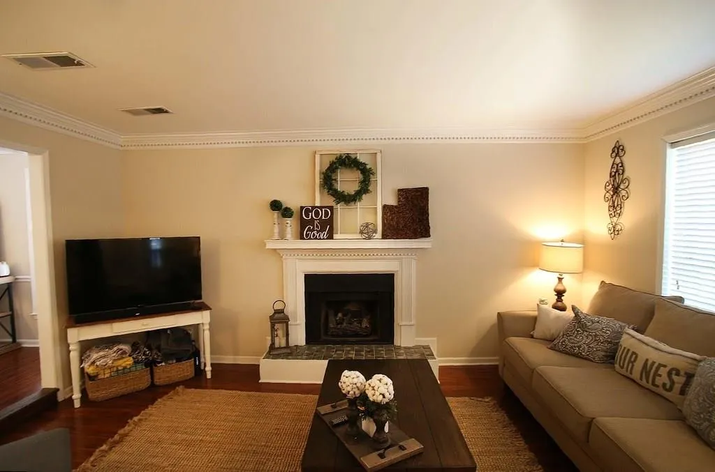 8950 Carroll Manor Drive, Dunwoody, Georgia 30350, 3 Bedrooms Bedrooms, ,2 BathroomsBathrooms,Residential,Sold,8950 Carroll Manor Drive,6120175