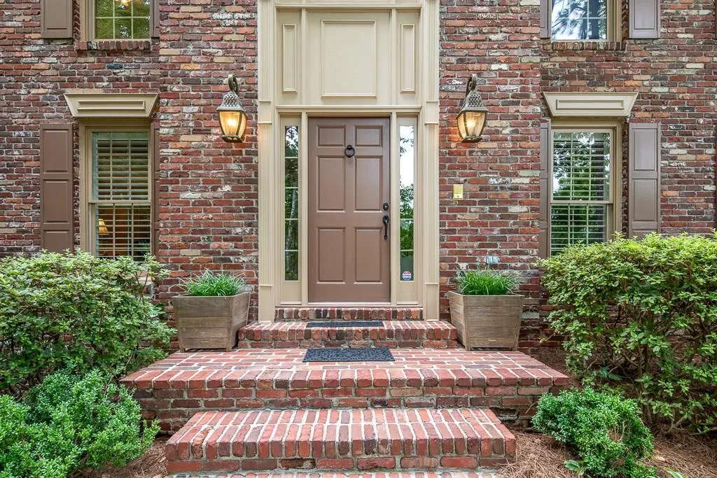 145 Wing Mill Road, Sandy Springs, Georgia 30350, 5 Bedrooms Bedrooms, ,4 BathroomsBathrooms,Residential,Sold,145 Wing Mill Road,6045426