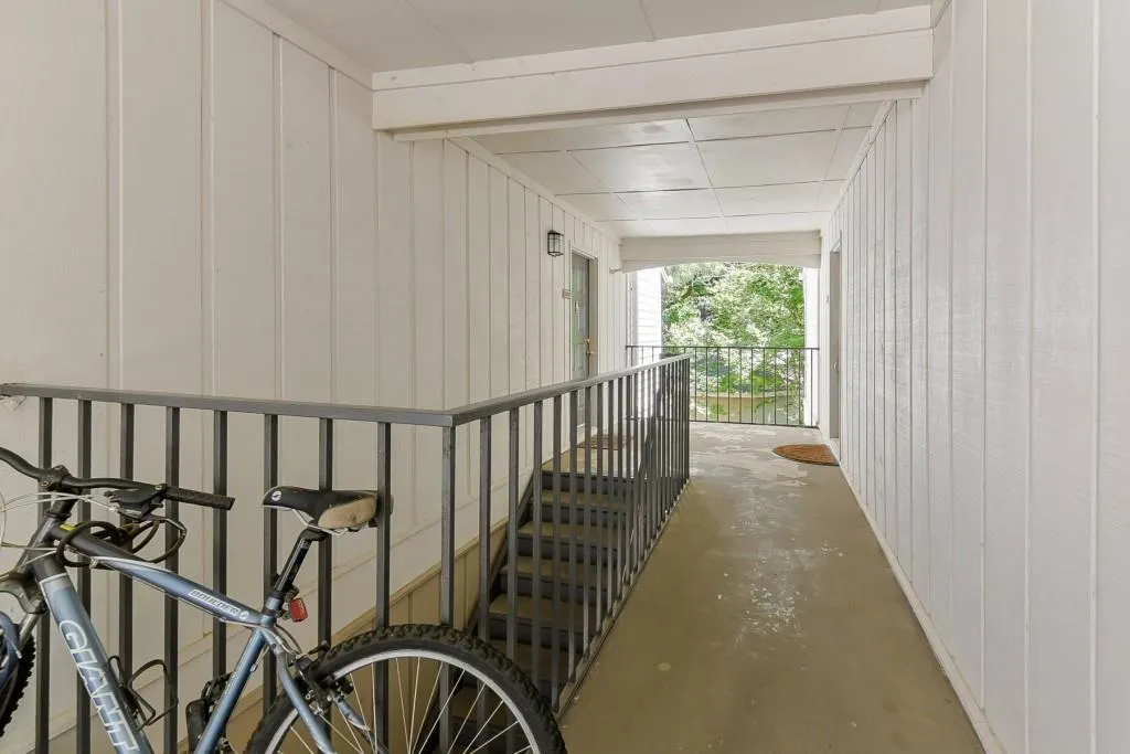 9005 Wingate Way, Sandy Springs, Georgia 30350, 1 Bedroom Bedrooms, ,1 BathroomBathrooms,Residential,Sold,9005 Wingate Way,6542498