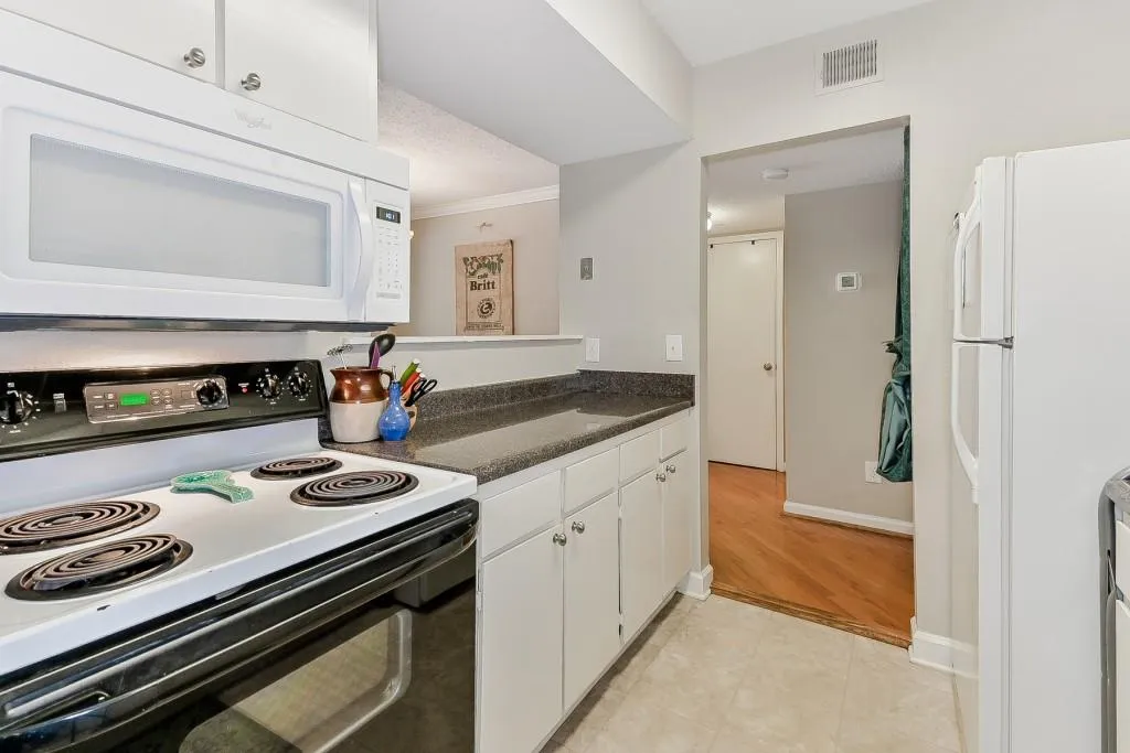 9005 Wingate Way, Sandy Springs, Georgia 30350, 1 Bedroom Bedrooms, ,1 BathroomBathrooms,Residential,Sold,9005 Wingate Way,6542498