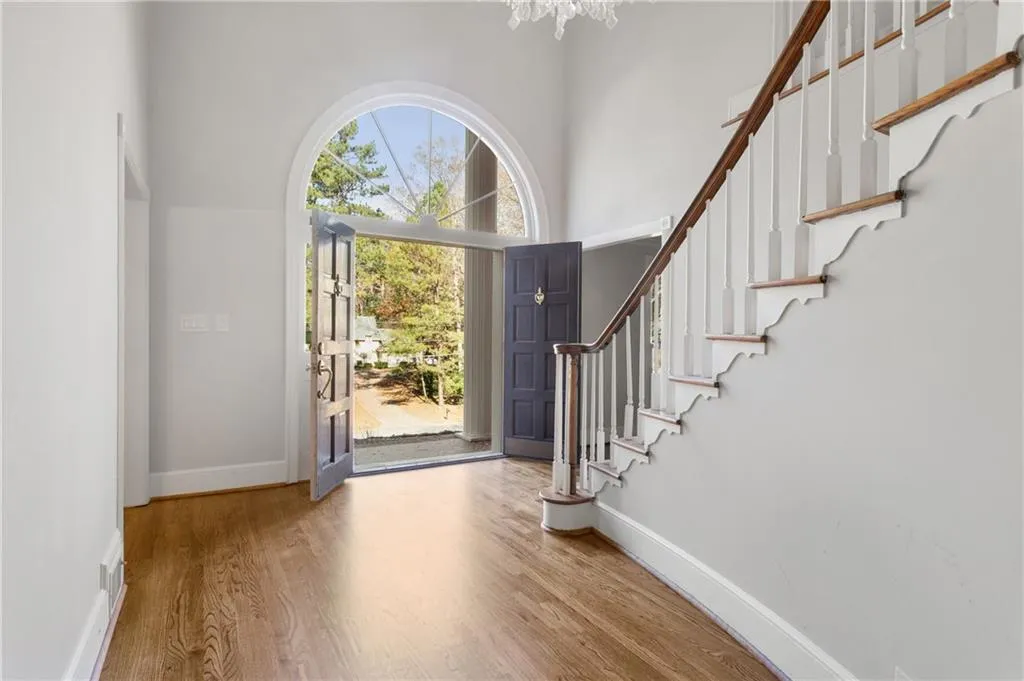 1879 Old Dominion Drive, Sandy Springs, Georgia 30350, 6 Bedrooms Bedrooms, ,4 BathroomsBathrooms,Residential,Sold,1879 Old Dominion Drive,6817697