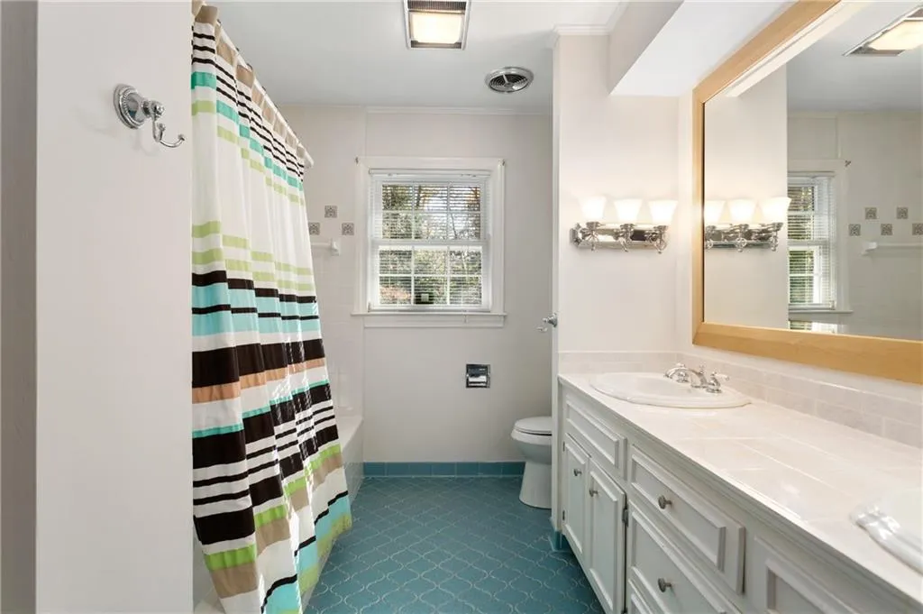 1879 Old Dominion Drive, Sandy Springs, Georgia 30350, 6 Bedrooms Bedrooms, ,4 BathroomsBathrooms,Residential,Sold,1879 Old Dominion Drive,6817697