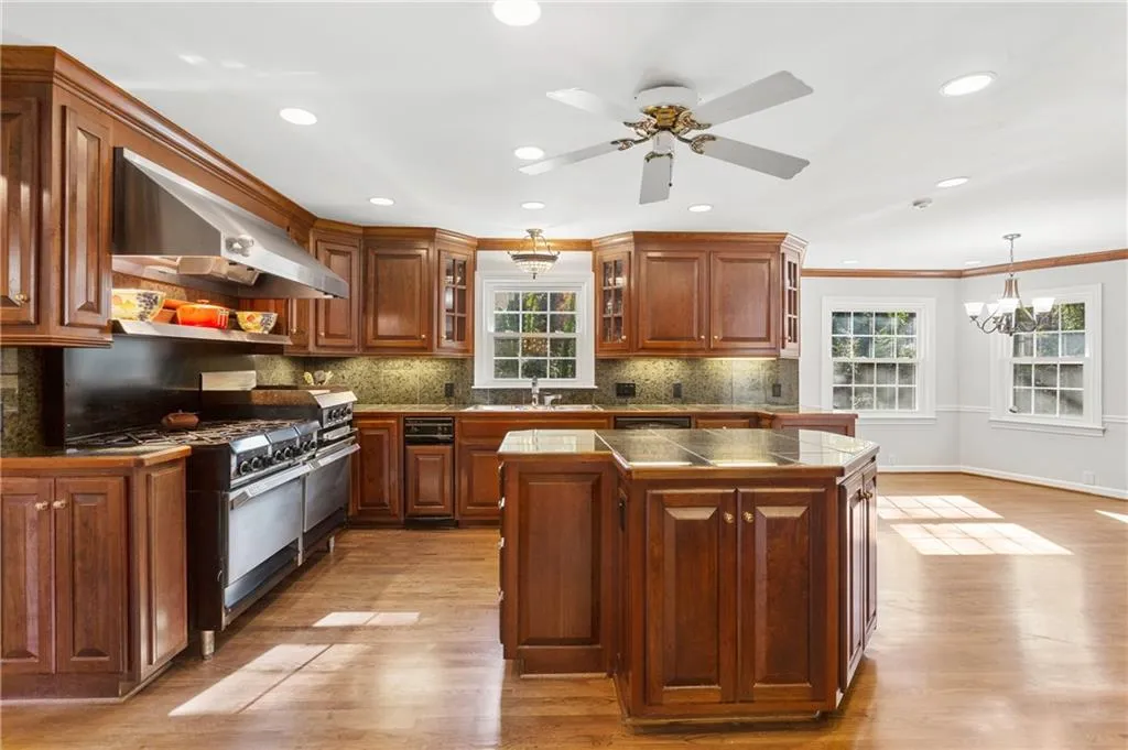 1879 Old Dominion Drive, Sandy Springs, Georgia 30350, 6 Bedrooms Bedrooms, ,4 BathroomsBathrooms,Residential,Sold,1879 Old Dominion Drive,6817697
