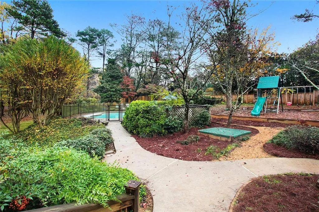 7535 Chaparral Drive, Atlanta, Georgia 30350, 5 Bedrooms Bedrooms, ,3 BathroomsBathrooms,Residential,Sold,7535 Chaparral Drive,5625383