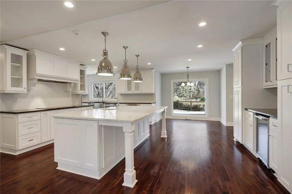 7535 Chaparral Drive, Atlanta, Georgia 30350, 5 Bedrooms Bedrooms, ,3 BathroomsBathrooms,Residential,Sold,7535 Chaparral Drive,5625383