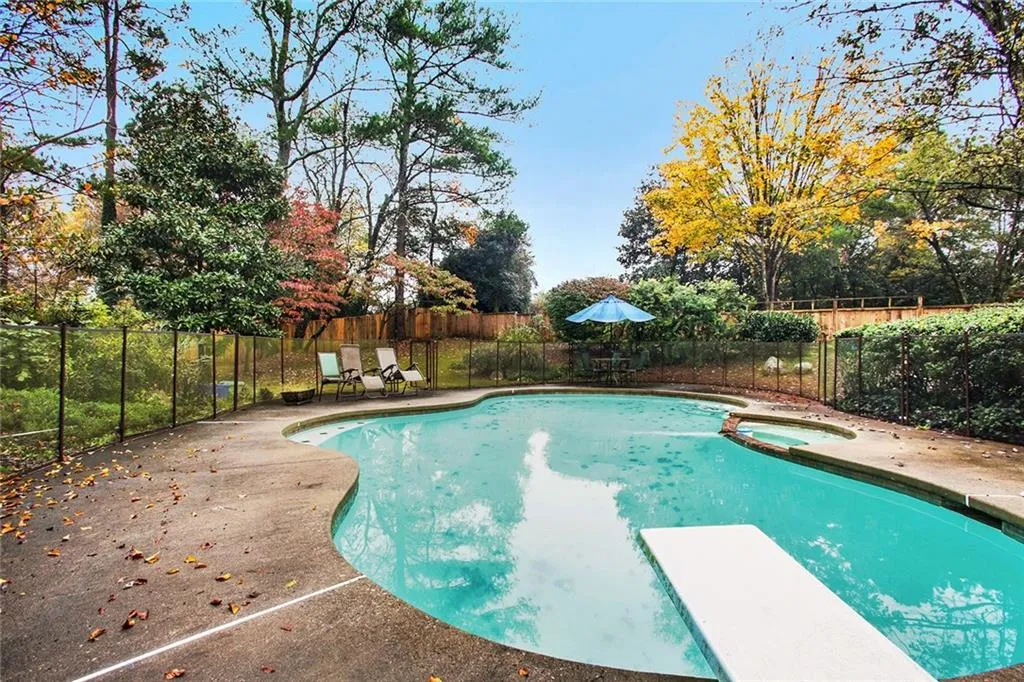 7535 Chaparral Drive, Atlanta, Georgia 30350, 5 Bedrooms Bedrooms, ,3 BathroomsBathrooms,Residential,Sold,7535 Chaparral Drive,5625383