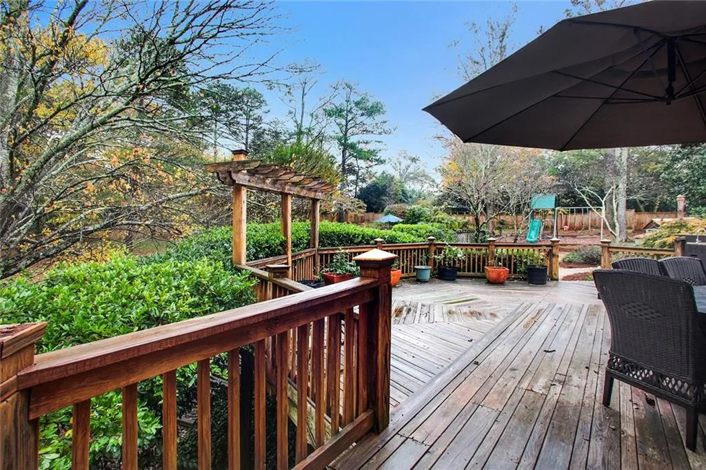 7535 Chaparral Drive, Atlanta, Georgia 30350, 5 Bedrooms Bedrooms, ,3 BathroomsBathrooms,Residential,Sold,7535 Chaparral Drive,5625383