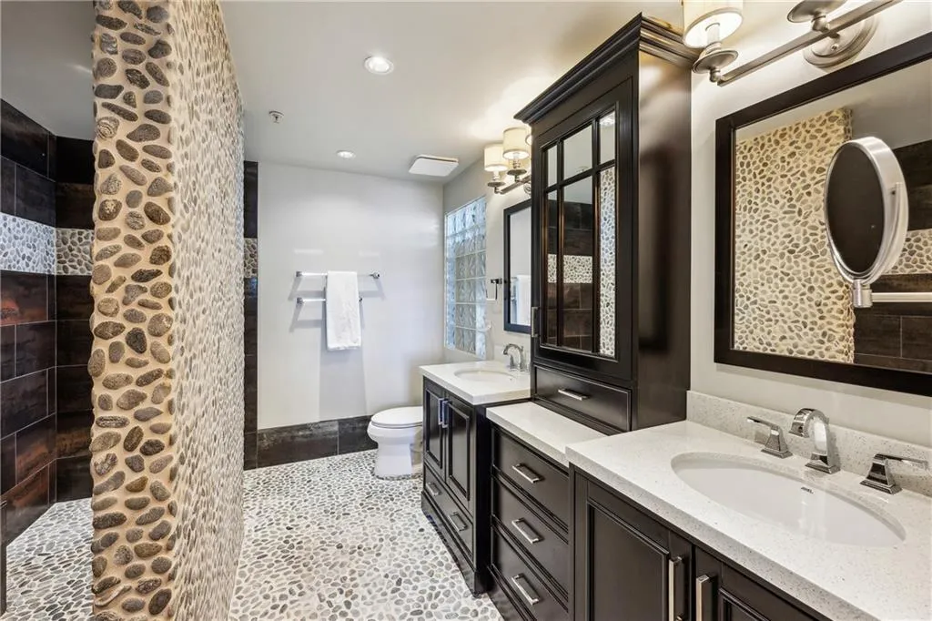 3180 Mathieson Drive Ne Unit 1001, Atlanta, Georgia 30305, 2 Bedrooms Bedrooms, ,2 BathroomsBathrooms,Residential,For Sale,3180 Mathieson Drive Ne Unit 1001,7575942